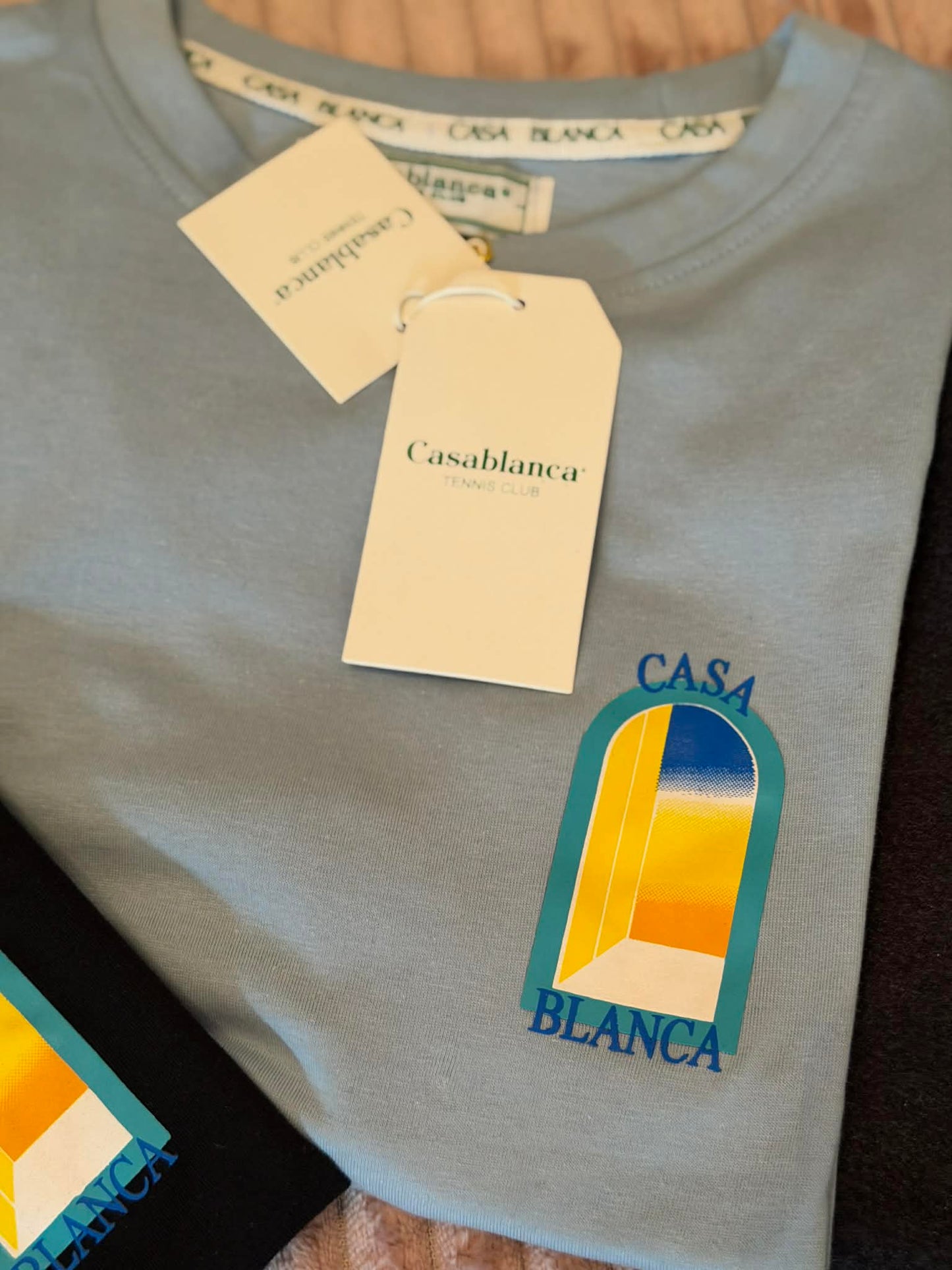 تيشرت Casablanca Paris – ستايل فاخر ولمسة عصرية ✨