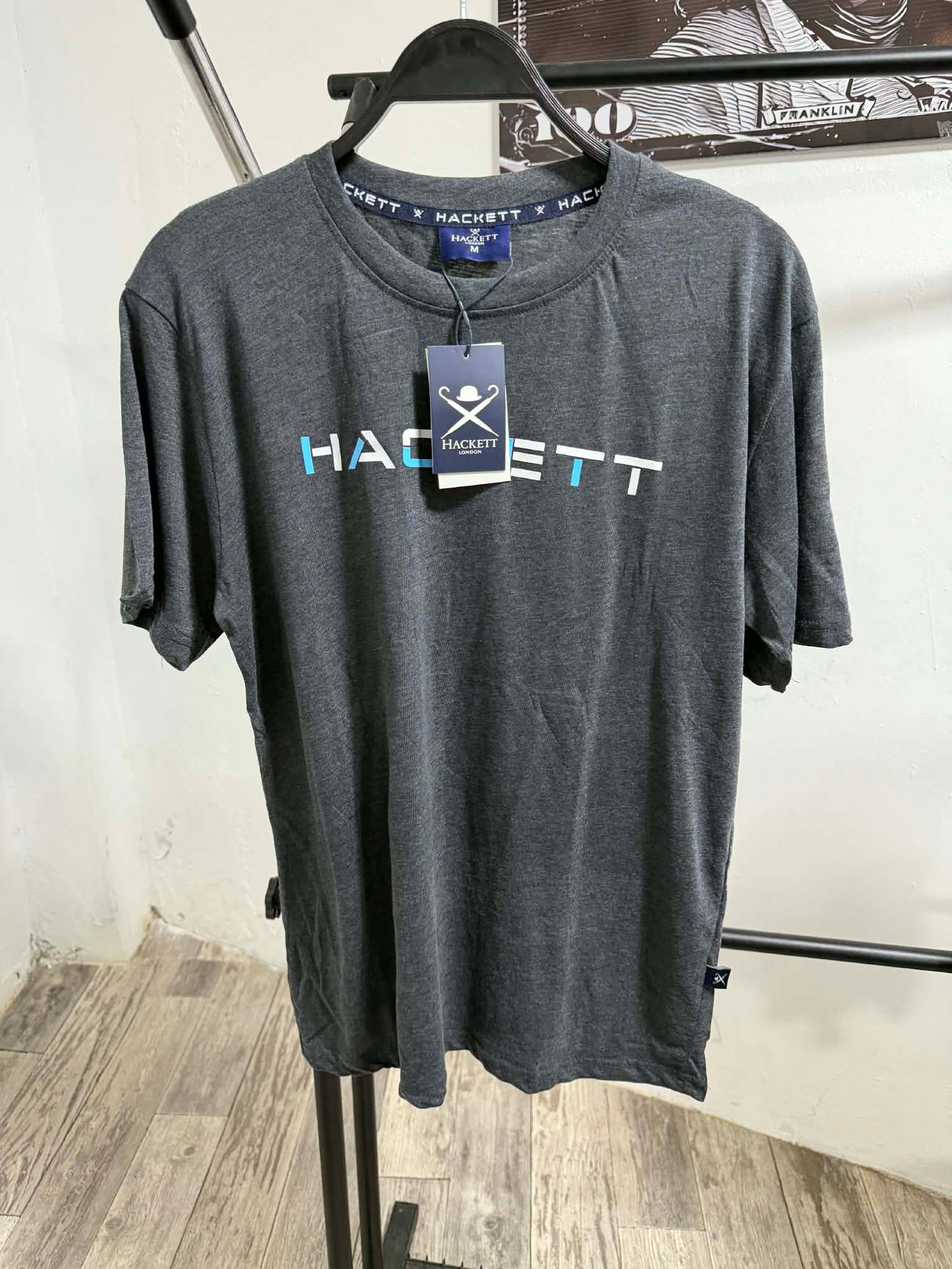 تيشرت Hackett London – أناقة بلمسة إنجليزية