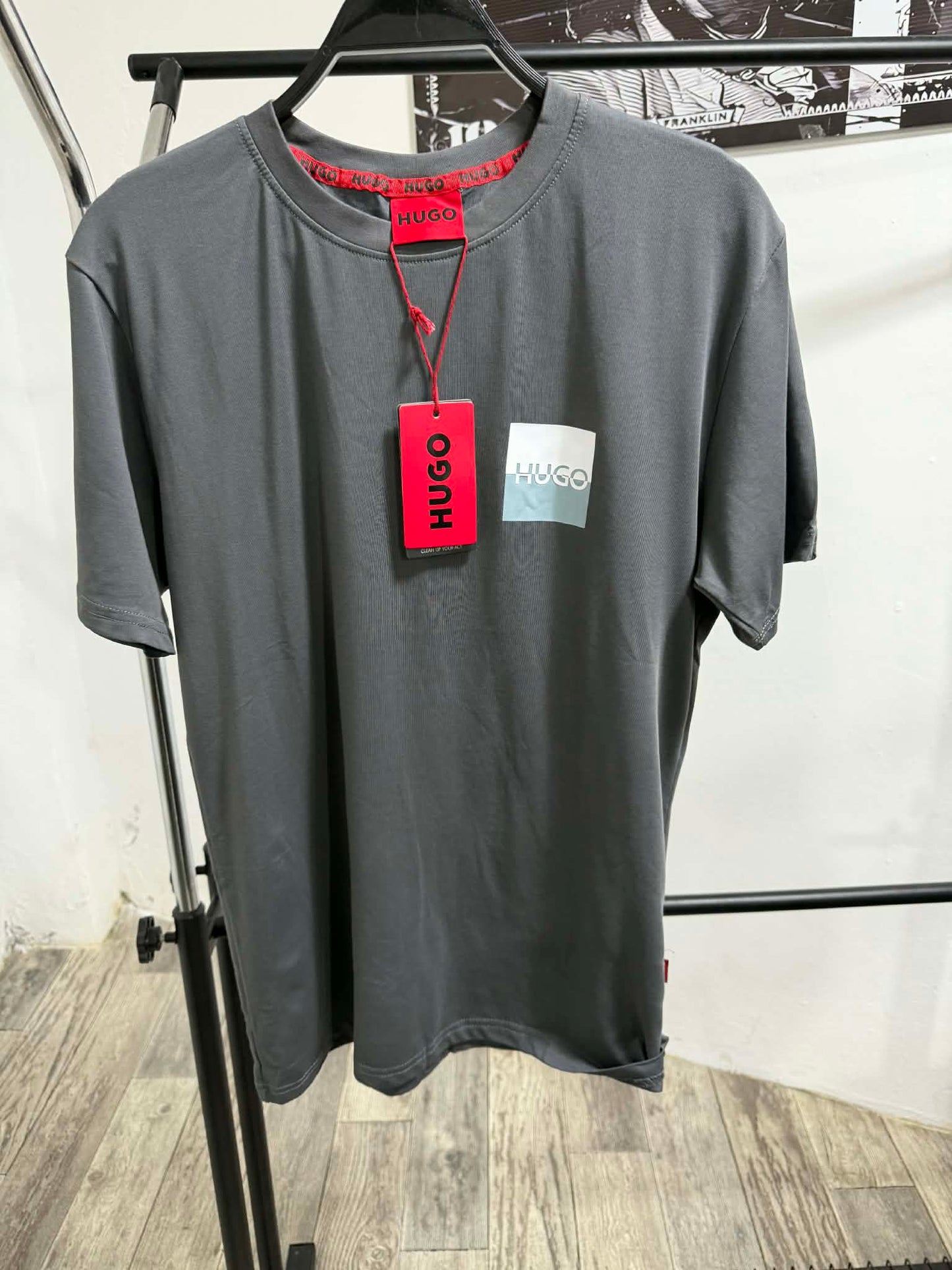 تيشيرت Hugo Boss – أناقة وراحة