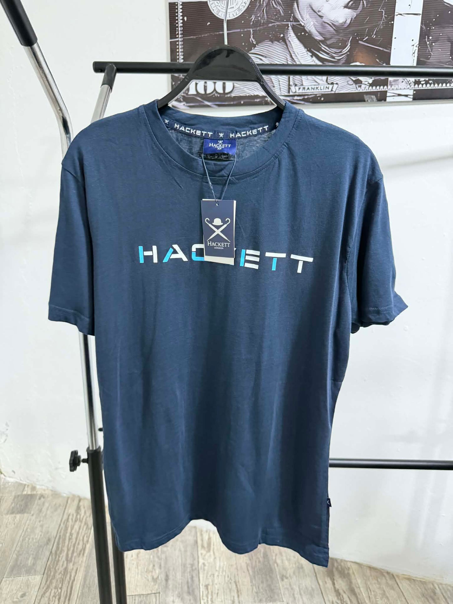 تيشرت Hackett London – أناقة بلمسة إنجليزية