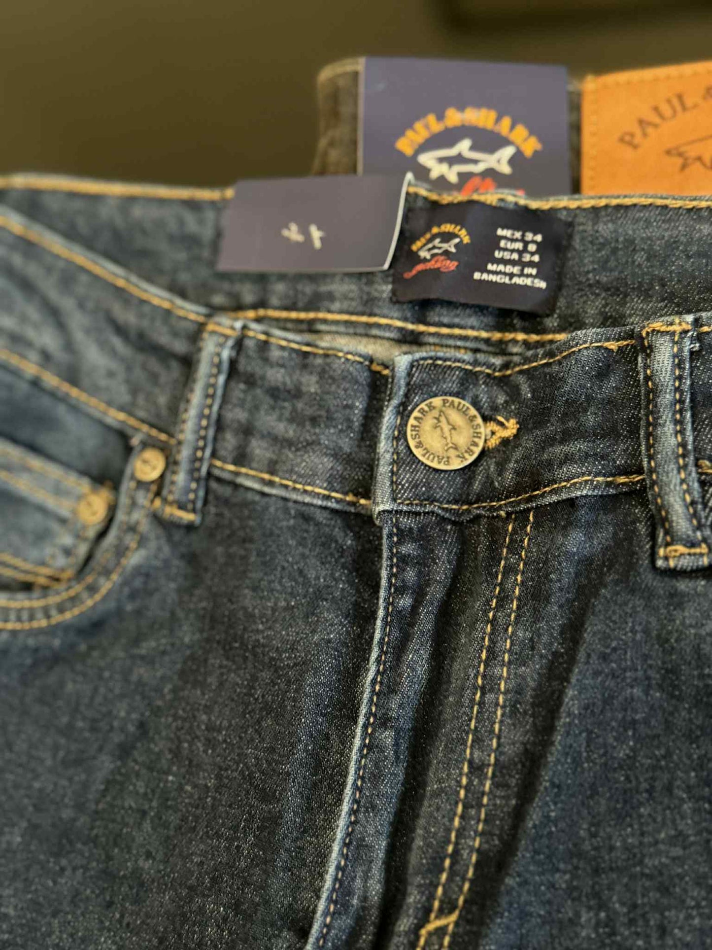 Jeans Paul and Shark